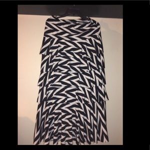 Black and white ruffled skirt(PENDING)